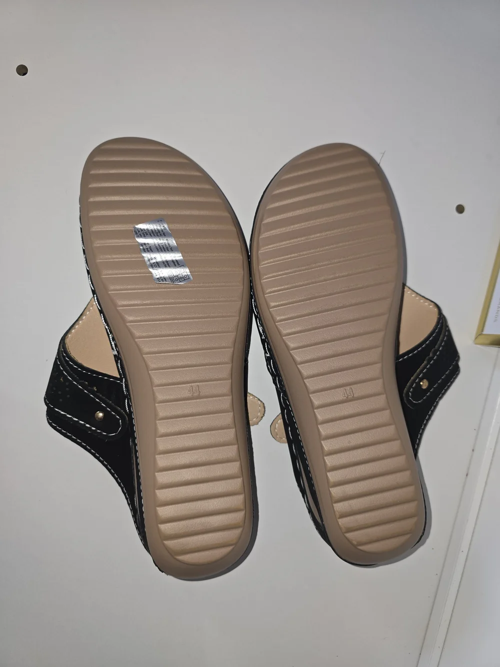 Women’s Black Thong Sandals - Comfortable Everyday Slip-Ons